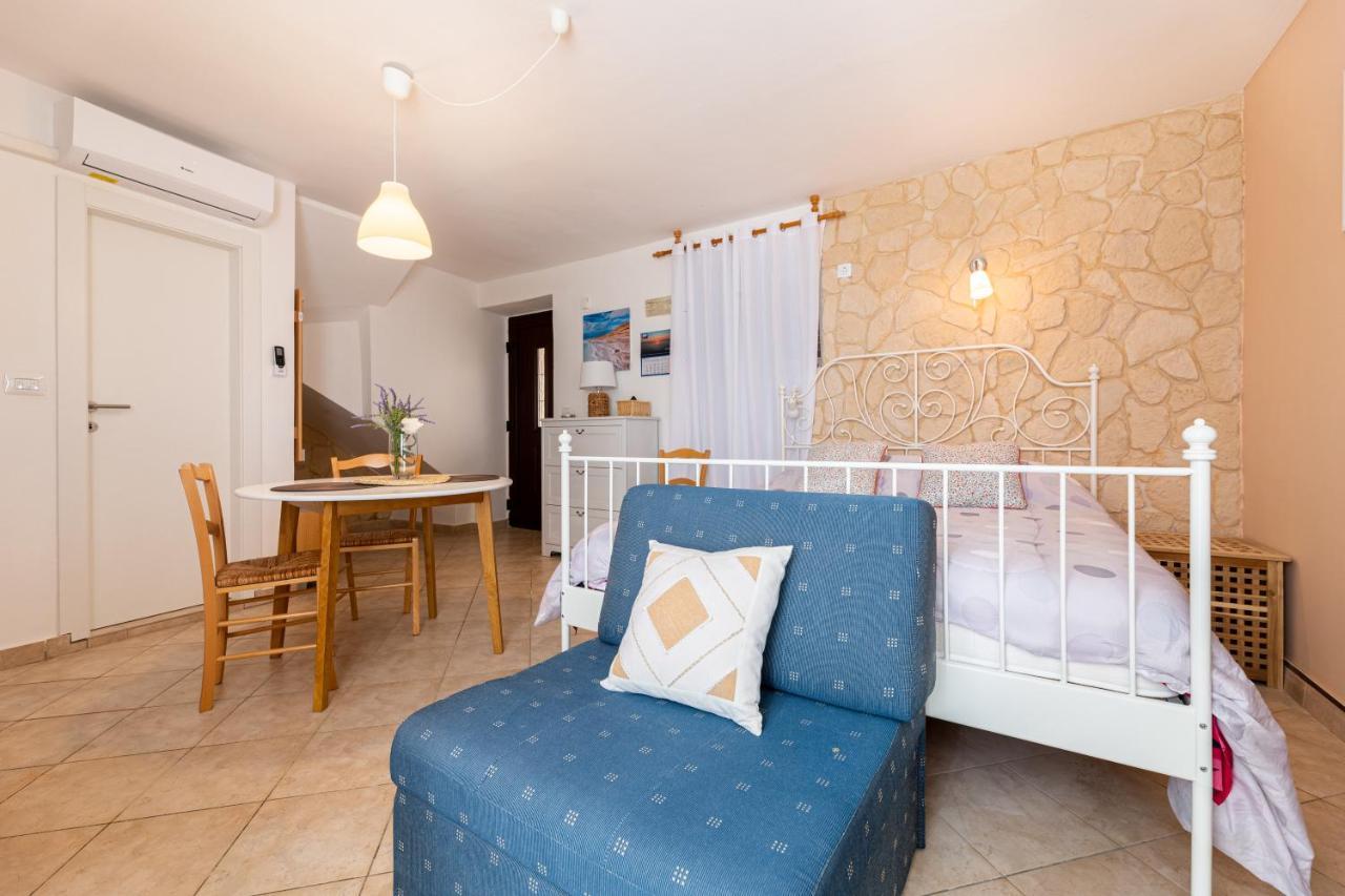 Apartments Riva Baška Esterno foto