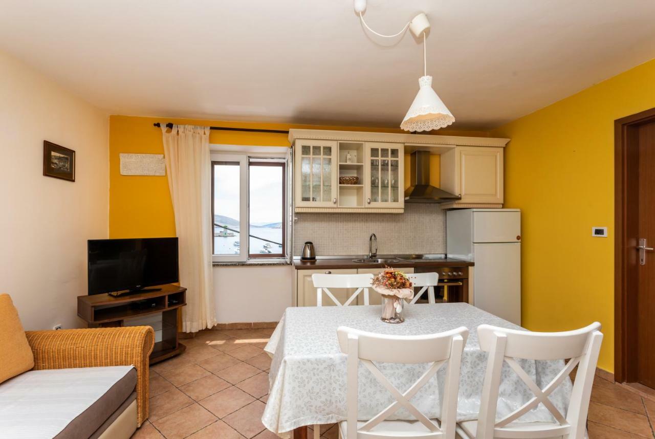 Apartments Riva Baška Esterno foto
